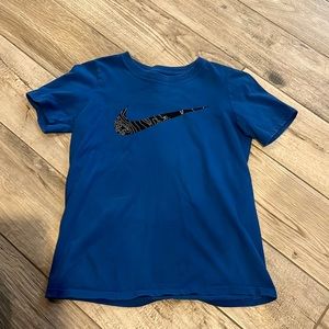 Nike swoosh t-shirt, sz S